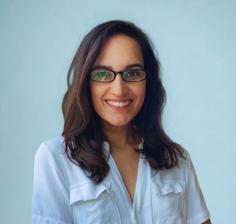 Headshot of Melissa Breault for Marktravisrivera.com's "About" page